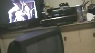 Dugonoga crnka seks lutka dobija svoju dlakavu macu u kaubojci i grubo u stilu