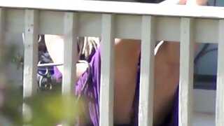Dvije droljaste azijske seks lutke sisaju jedan slatki kurac