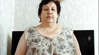 Kurva vampirica Scarlett Fay jaše kurac u polju