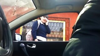 Pahuljasta svijetlokosa kuja Aurora Snow uzima to u svoju rupu