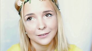 Buxomova riba Tory Lane jaše kitu Chrisa Johnsona kao kaubojka