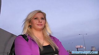 Romantične lezbejke ispituju jedna drugu slatke kurve jezicima