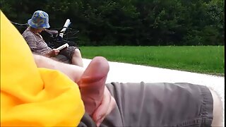 Prekrasna plavokosa milfica Kianna širi noge za Nelli